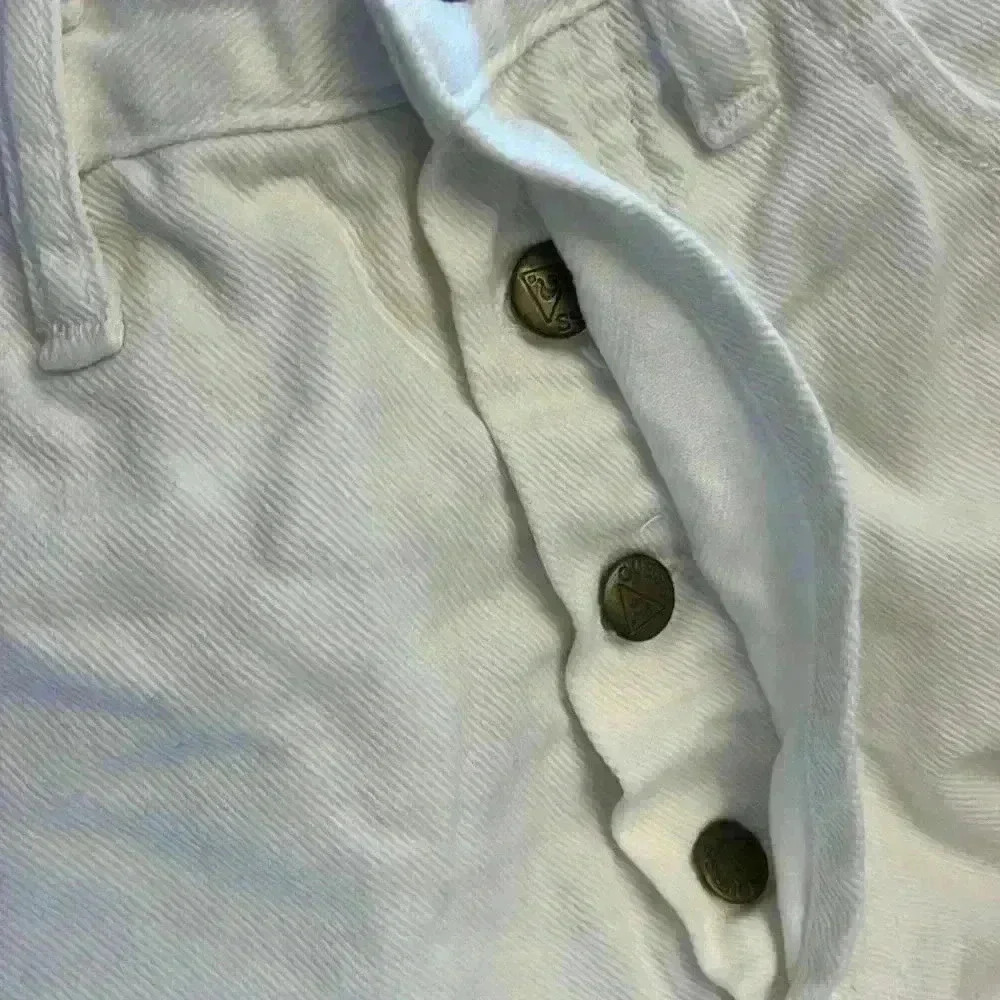 Vintage Guess Jean Shorts - Picture 7 of 7